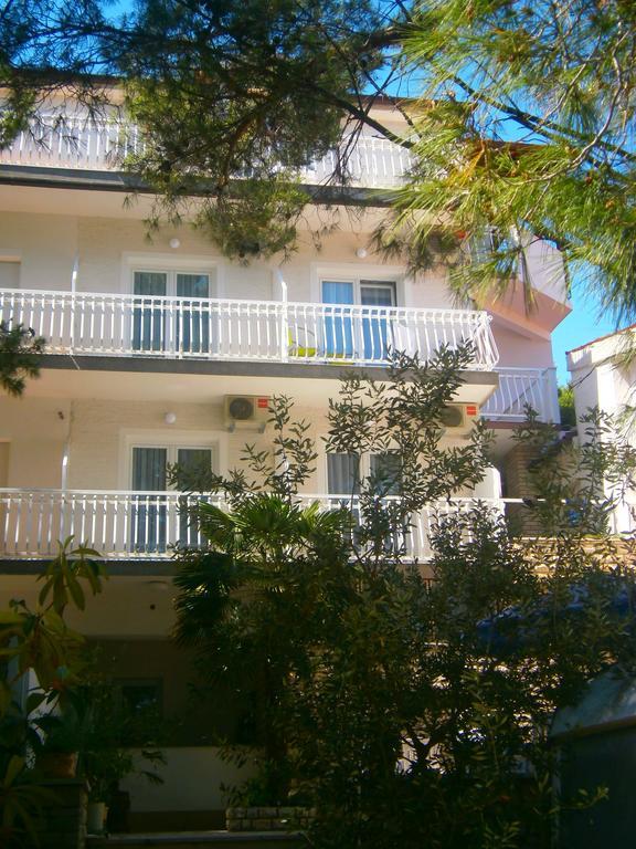 Hotel Bed & Breakfast Pansion Rade à Pirovac Extérieur photo
