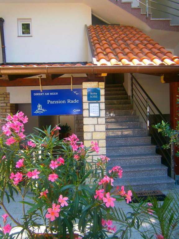 Hotel Bed & Breakfast Pansion Rade à Pirovac Extérieur photo