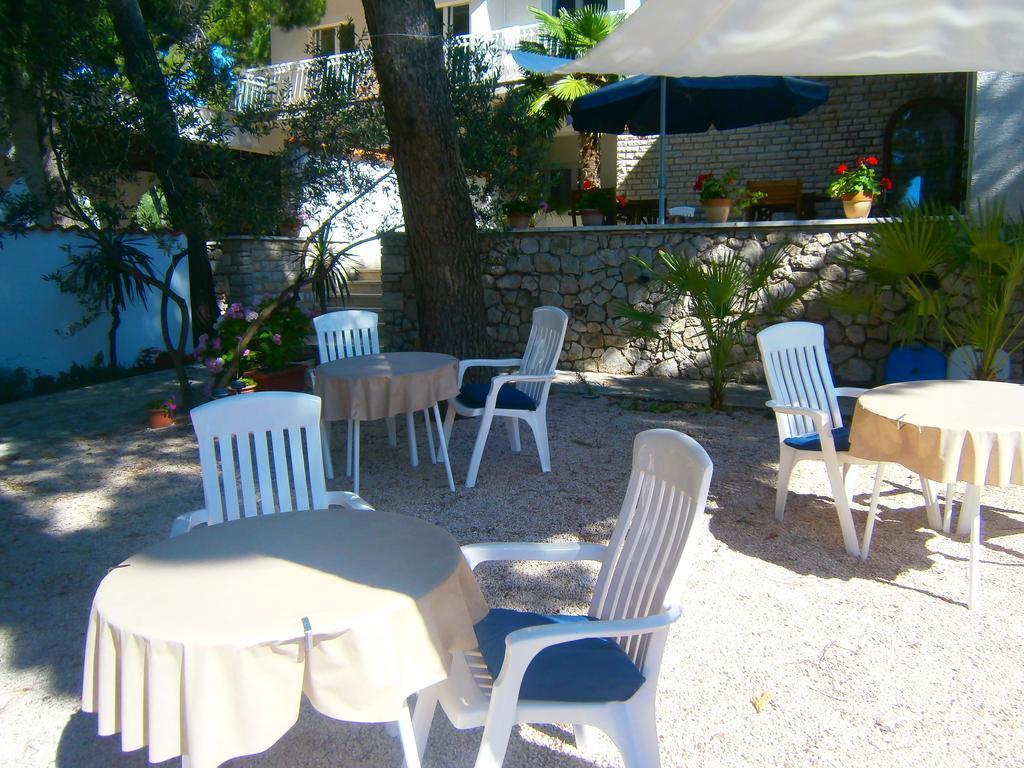 Hotel Bed & Breakfast Pansion Rade à Pirovac Extérieur photo