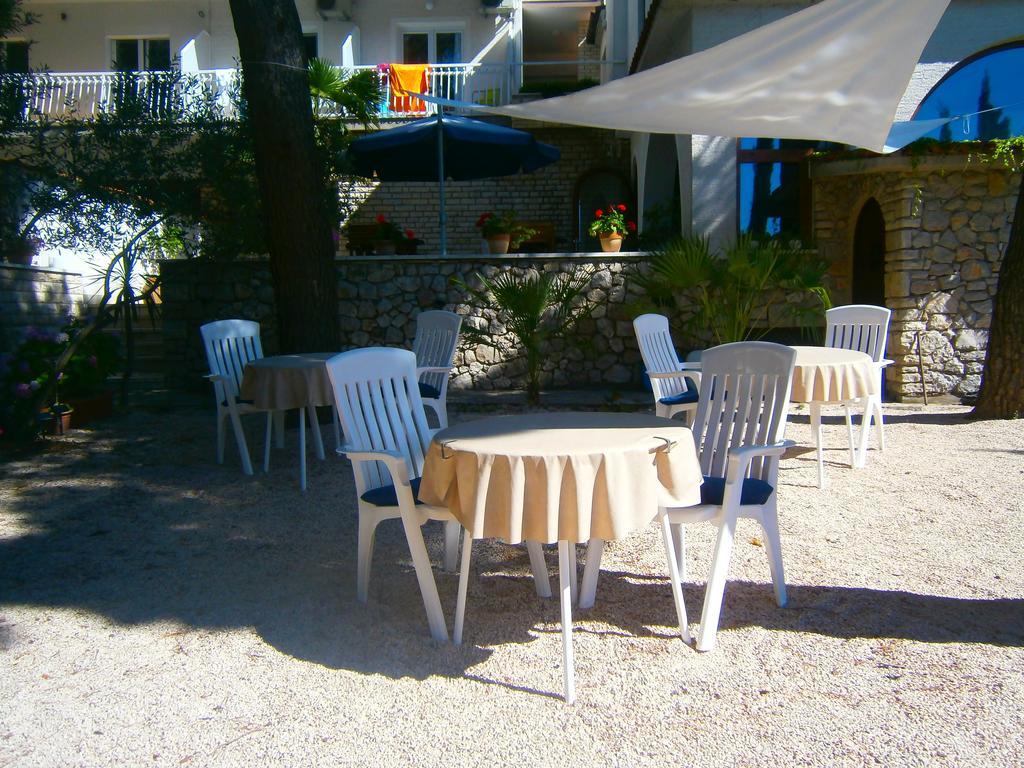 Hotel Bed & Breakfast Pansion Rade à Pirovac Extérieur photo